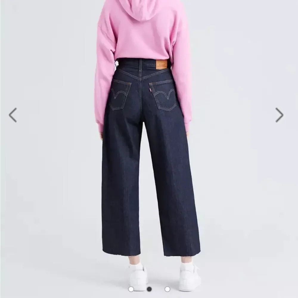 Levi's Premium Ribcage Pleated Cropped Raw Hem Jeans 28 - Picture 6 of 7
